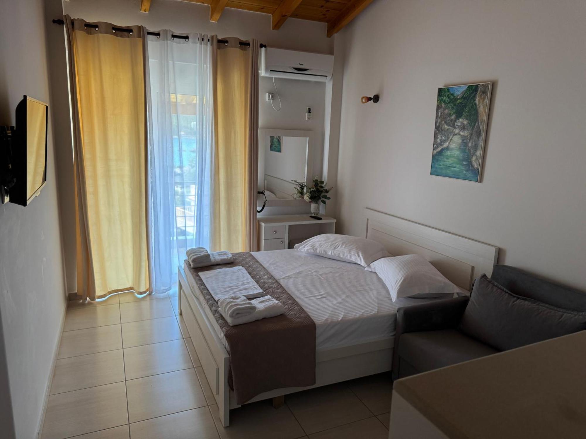 George Hotel Rooms&Suites Himare Exterior foto