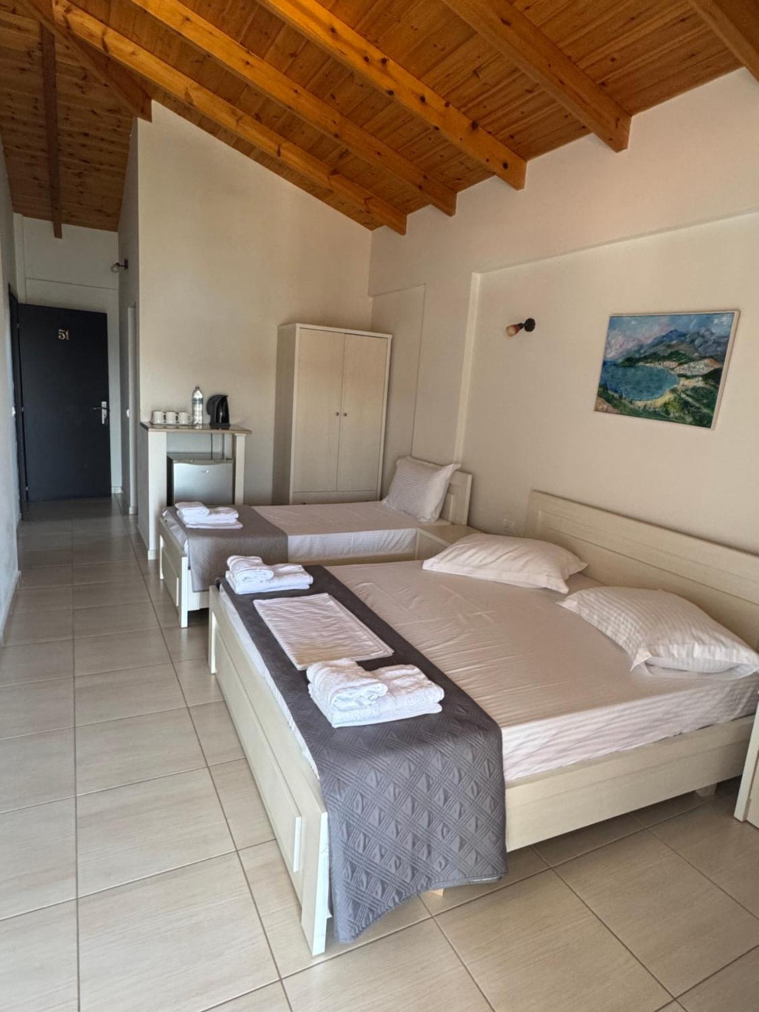 George Hotel Rooms&Suites Himare Exterior foto