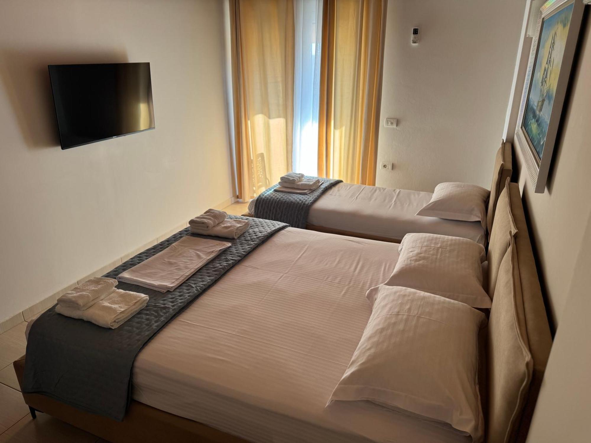 George Hotel Rooms&Suites Himare Exterior foto